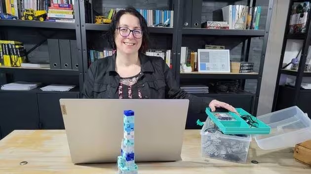 Cours de robotique à Vire – Professeur Truck et école Algora