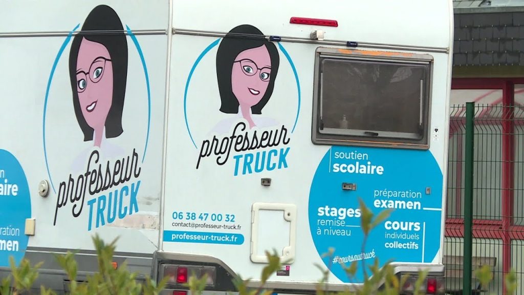 La signalétique du Professeur Truck de Vire sur le véhicule.